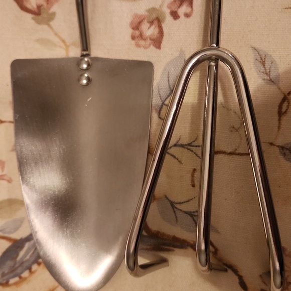 Rae Dunn Gardening Tools Plant Seed Trowel & Cultivator Heavy Duty - Picture 4 of 4